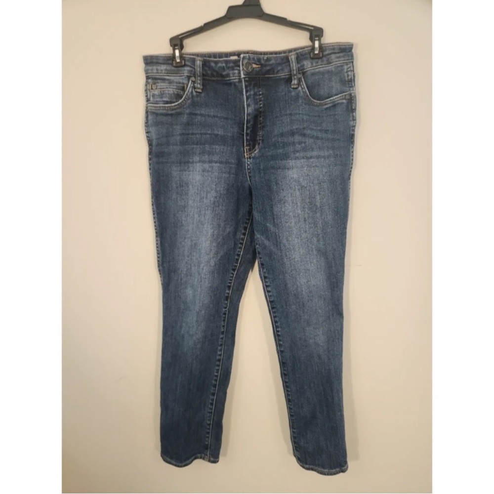 Kut from the Kloth Medium Blue Straight Leg Jeans